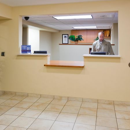 Candlewood Suites Milwaukee Brown Deer, An Ihg Hotel İç mekan fotoğraf