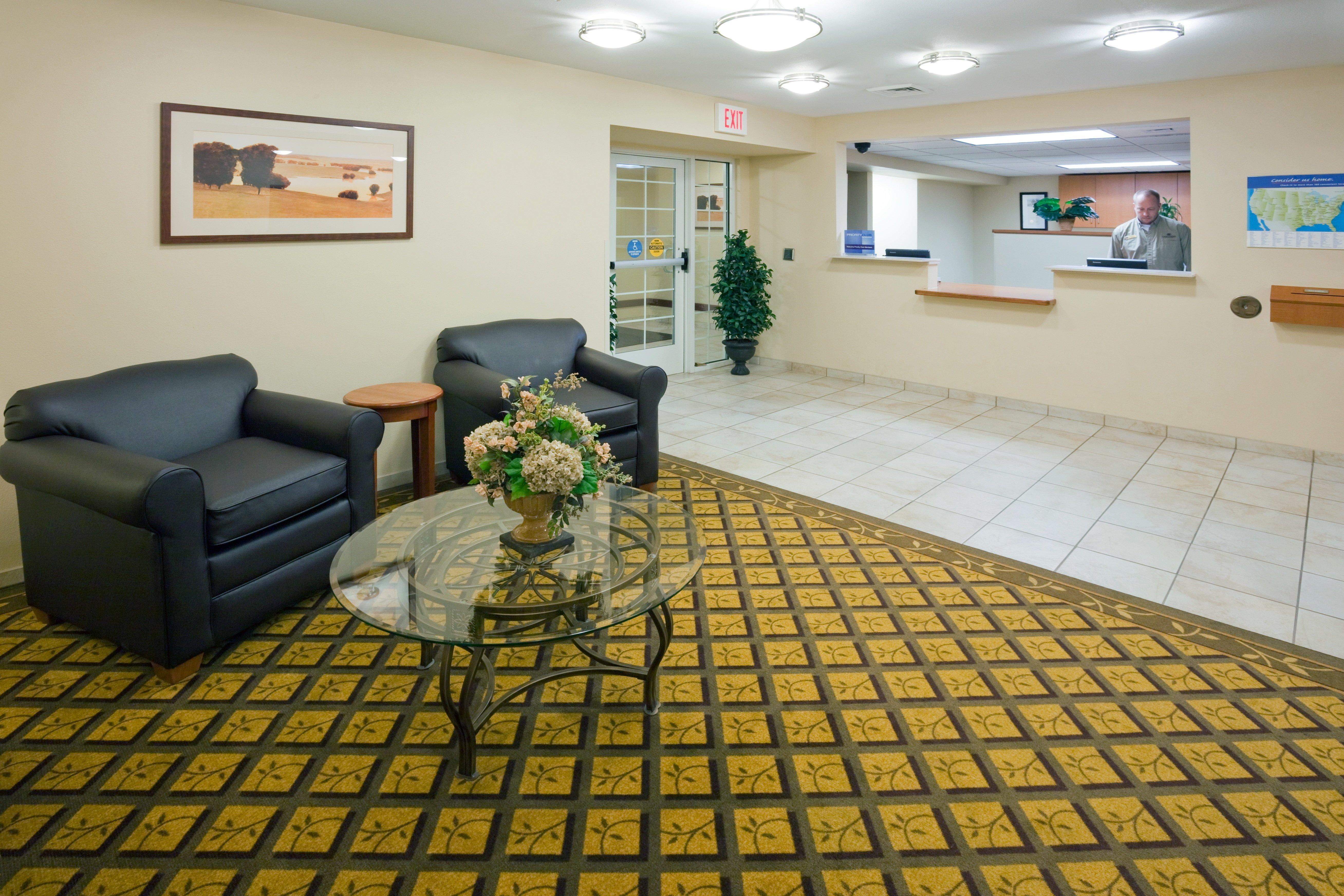 Candlewood Suites Milwaukee Brown Deer, An Ihg Hotel İç mekan fotoğraf