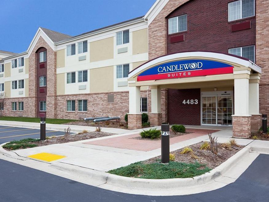 Candlewood Suites Milwaukee Brown Deer, An Ihg Hotel Dış mekan fotoğraf