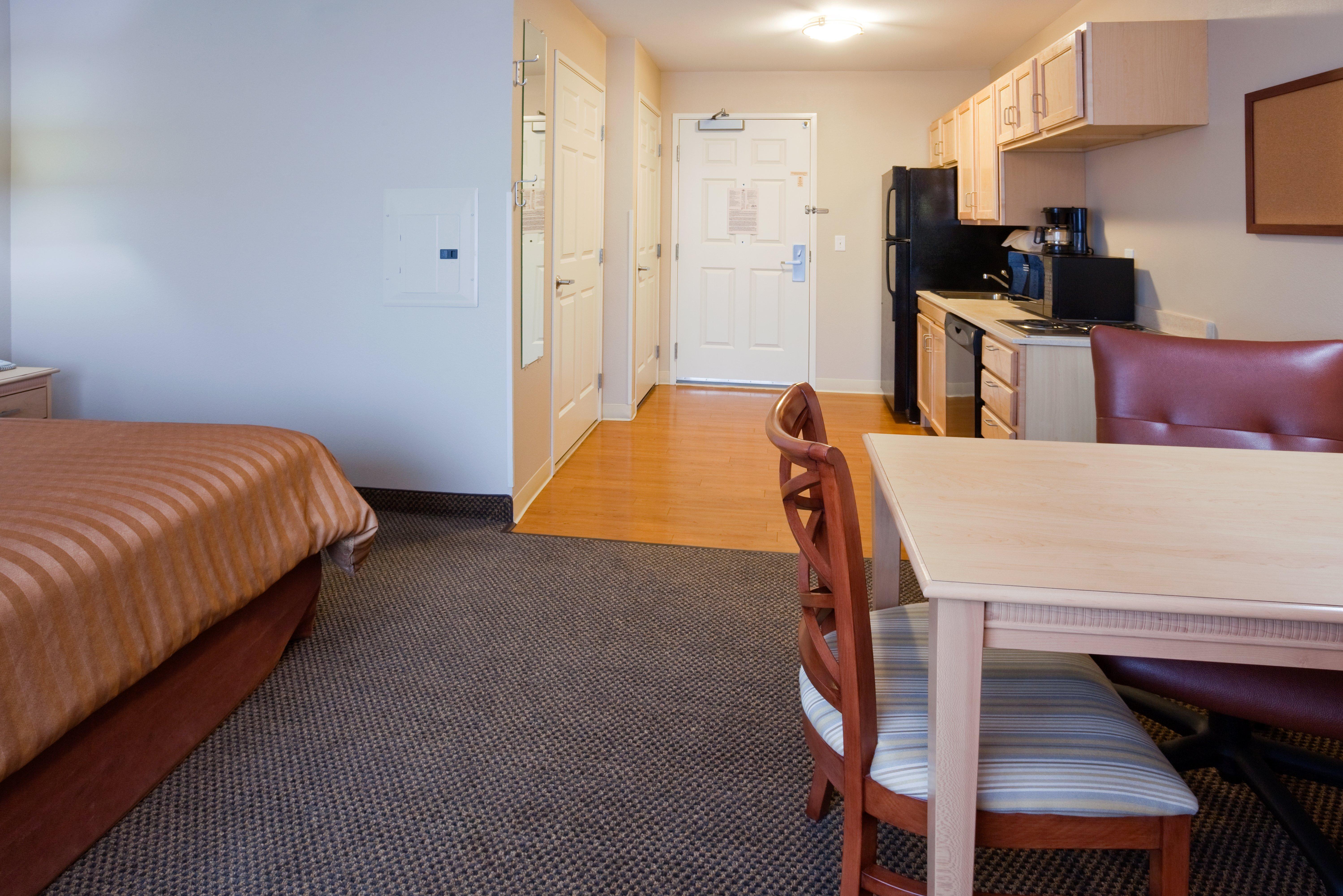 Candlewood Suites Milwaukee Brown Deer, An Ihg Hotel Dış mekan fotoğraf