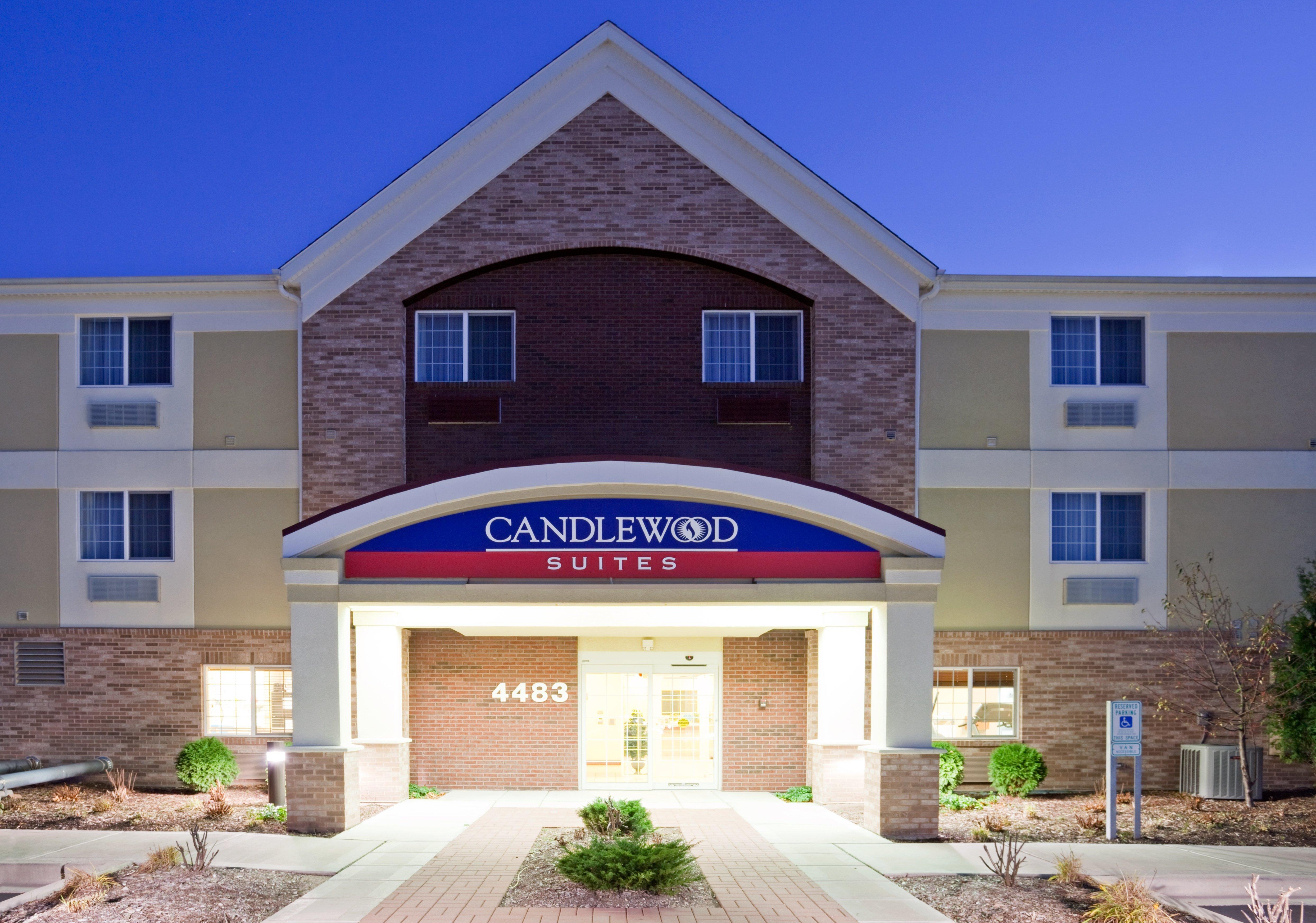 Candlewood Suites Milwaukee Brown Deer, An Ihg Hotel Dış mekan fotoğraf