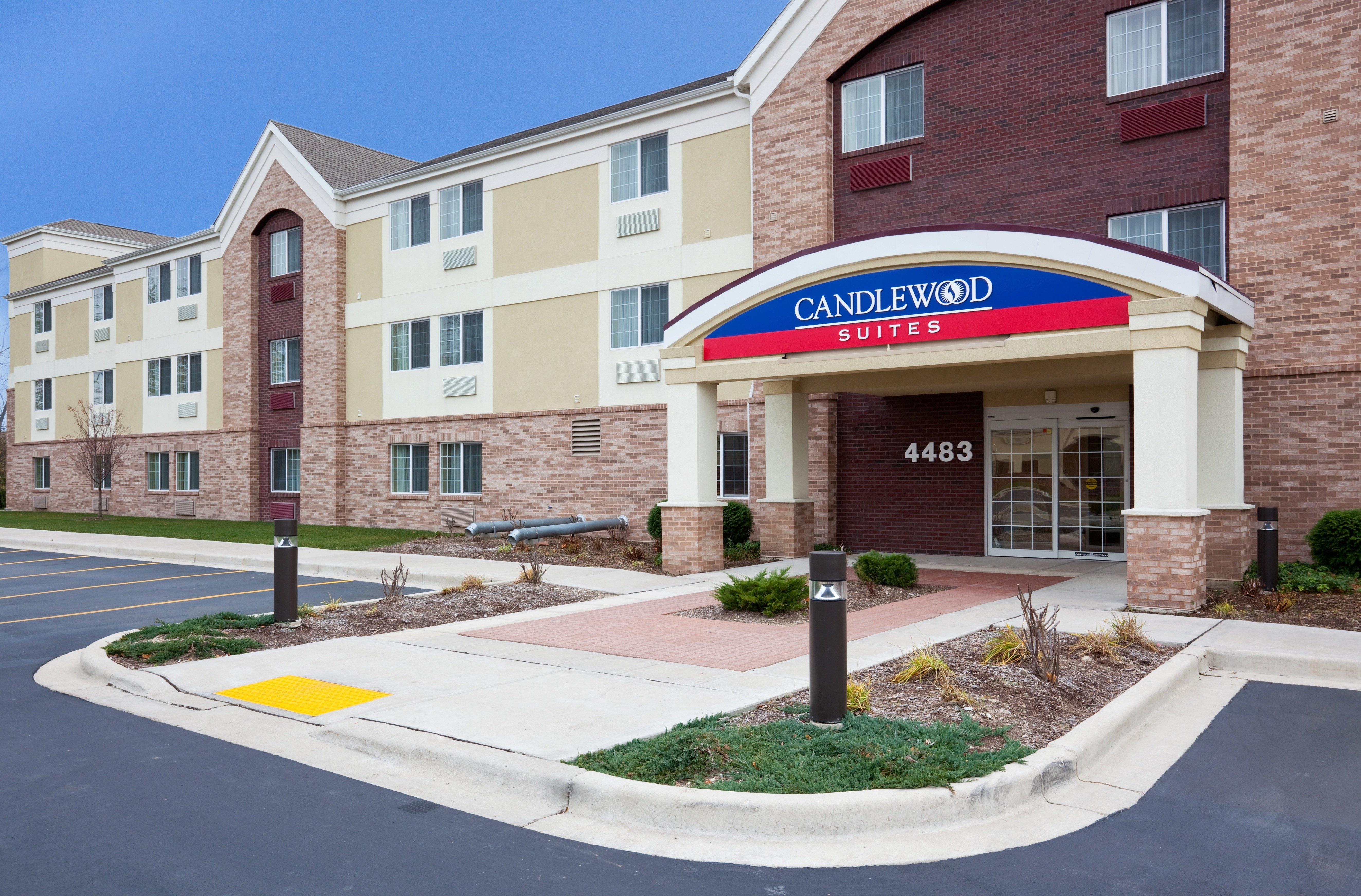 Candlewood Suites Milwaukee Brown Deer, An Ihg Hotel Dış mekan fotoğraf