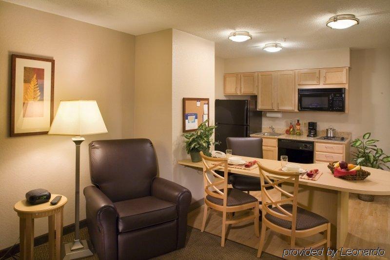 Candlewood Suites Milwaukee Brown Deer, An Ihg Hotel Oda fotoğraf